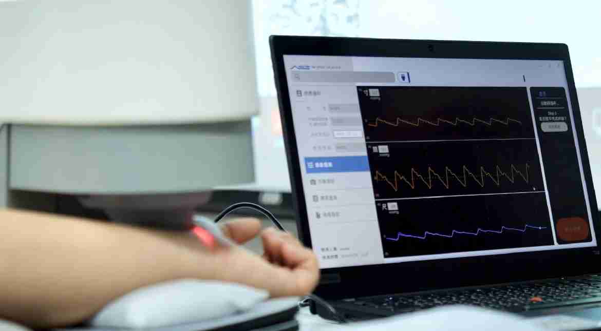 彩神vll耘康以高解析与拟真的显示技术，，，将其应用于中医检测，，提供“中医数位化检测方案”，，使传统中医检测结果数据化与可视化